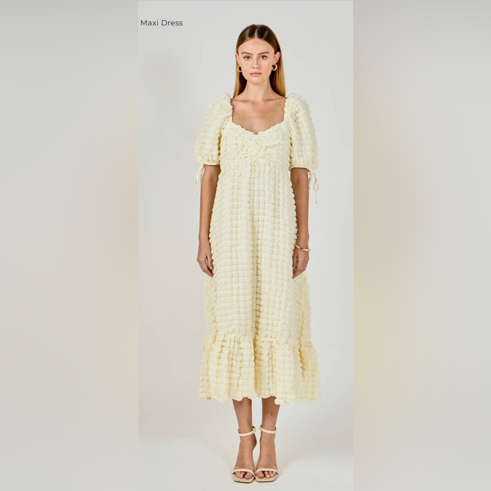 NWT! Textured Puff-Sleeve Maxi Dress in Ivory Cream White